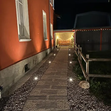 Red House 3*